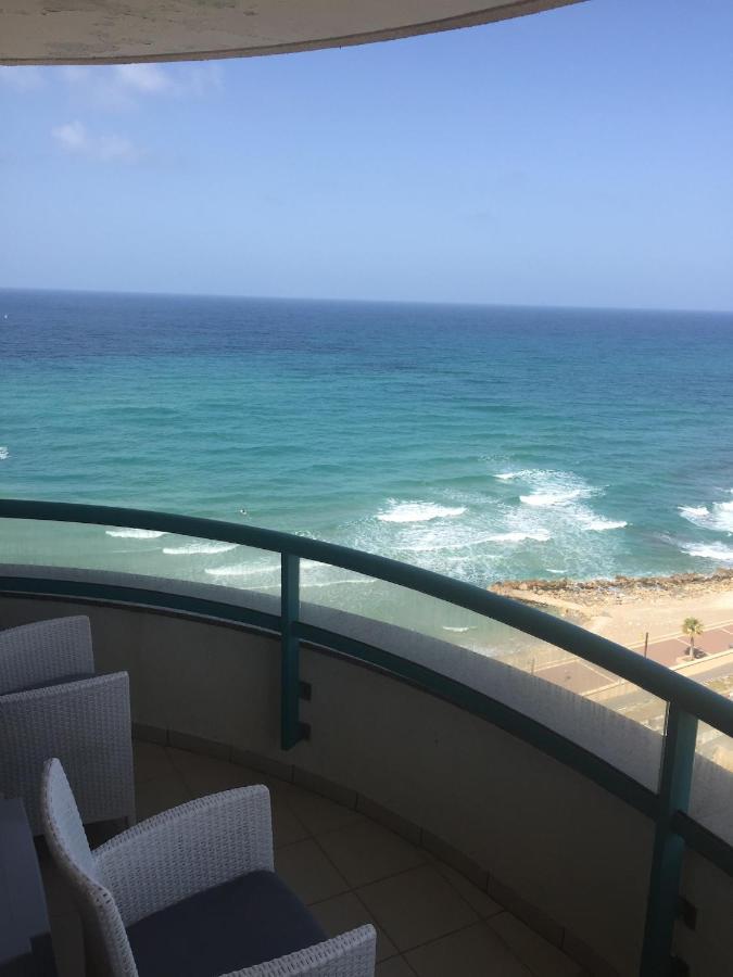 Haifa Almog Vip Hotel Sea View Apartments Екстериор снимка