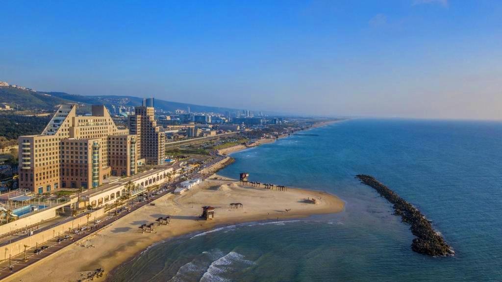 Haifa Almog Vip Hotel Sea View Apartments Екстериор снимка